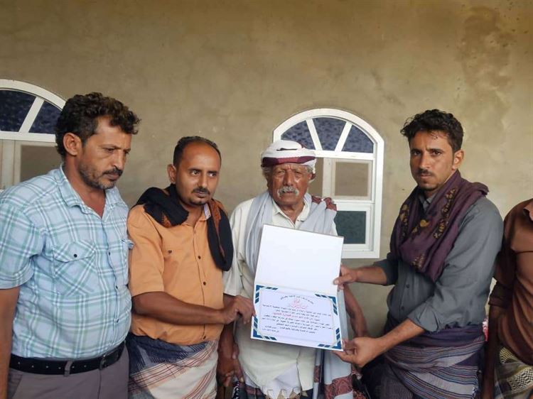 شباب أبين يكرمون شاعر الثورة الجنوبية المفوة ومرجعيتها التاريخية الشيخ علي ناصر احمد حسن العوذلي (الناصري )