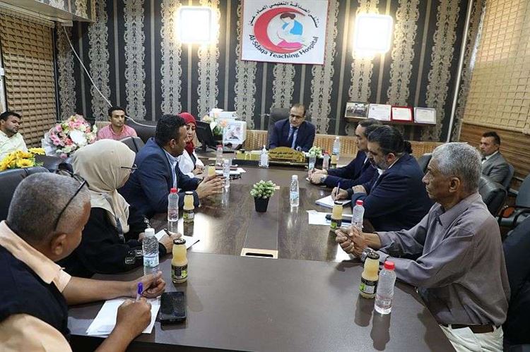 وزير الصحة يتفقد مركز عزل الاسهالات في مستشفى الصداقة بعدن