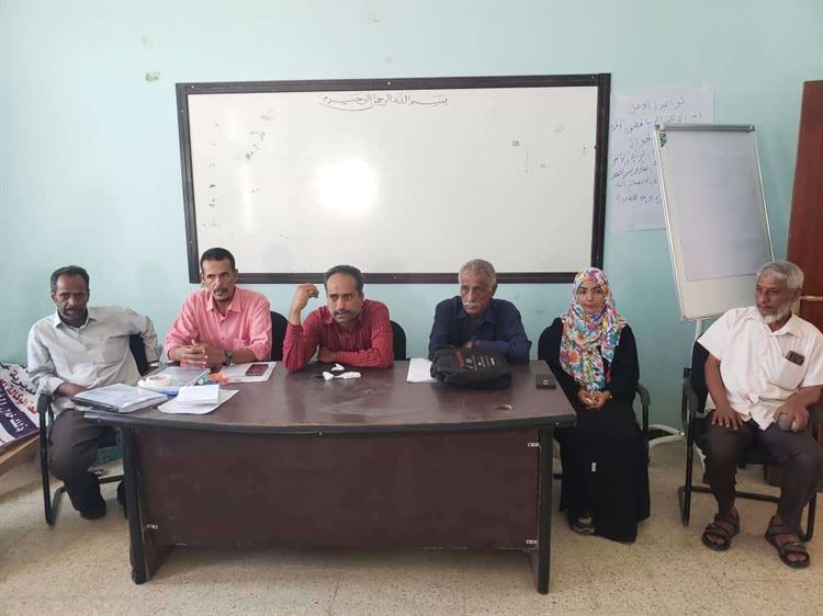 المحوري وسبعة يدشنان الدورة التدريبية لمدربي معلمي نهج القراءة  للصفوف (1-3) على مستوى مديرية خنفر