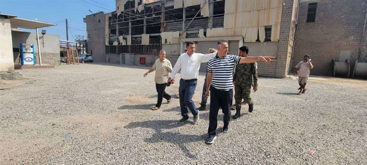 الجاوي يتفقد سير عمل مشروع تصريف مياة السيول لحي ومبنى مؤسسة الكهرباء