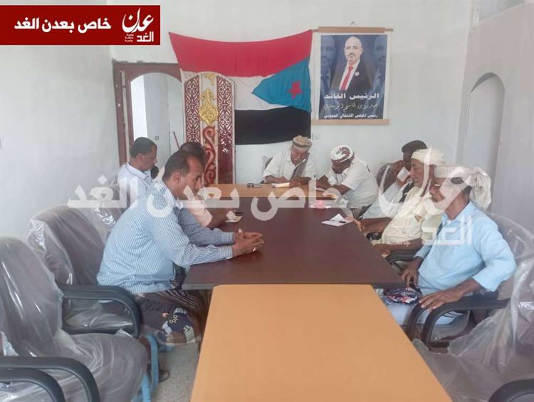 رئيس انتقالي أحور يلتقي بمدير مكتب الشباب والرياضة ورئيسي نادي أحور والمجد الرياضيين