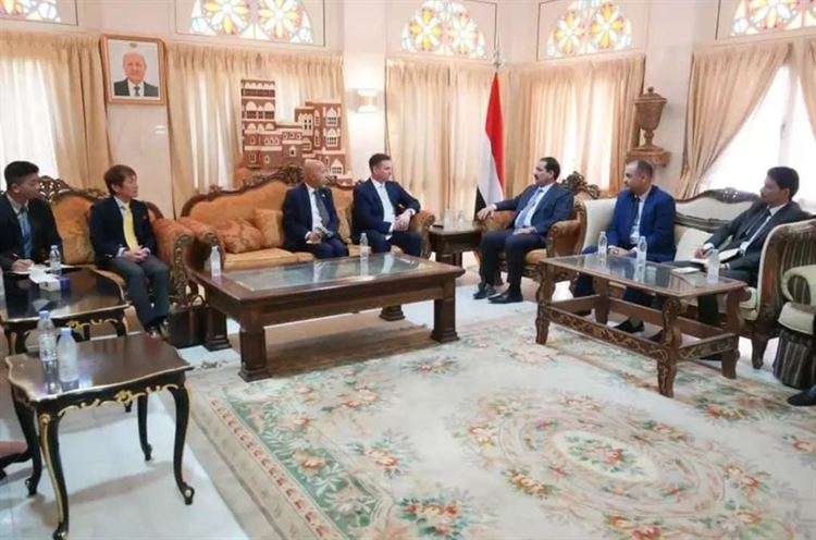 وزير الداخلية يلتقي القائم بأعمال السفير الياباني وعدد من الملحقين الأمنيين ورؤساء بعثات عدد من الدول الصديقة