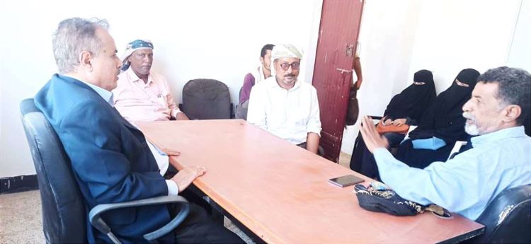 مدير عام مكتب الضرائب بأبين يناقش نشاط فرع مكتب الضرائب بزنجبار ودوره في تحصيل الإيرادات الضريبية