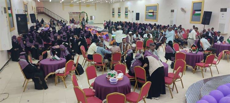 ضمن حملة الـ( 16 ) يوم لا للعنف .. إتحاد نساء أبين يقيم بازاراً مفتوحاً لعرض المنتوجات النسوية