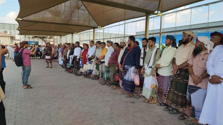 صلح قبلي بعدن ينهي قضية الاعتداء على مالك محل جوالات (تفاصيل كاملة)