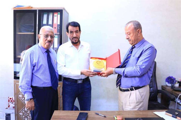 داغم يكرم مؤسسة يمن للتدريب بهدف التوظيف و يشيد بدورها في خدمة الخريجين العاطلين عن العمل