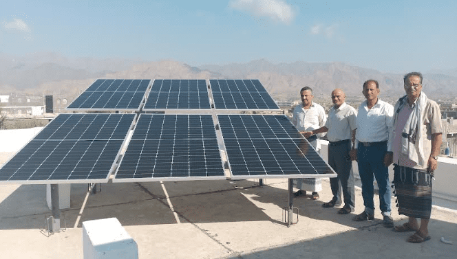 لحج.. مدير عام حبيل جبر يدشن تركيب منظومات الطاقة الشمسية لخمس مدارس