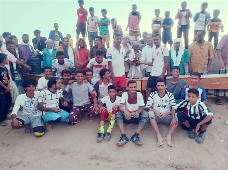 بركلات الترجيح.. التحدي يتوج بطلا للدوري الداخلي لفريق شباب الحصن بأحور.