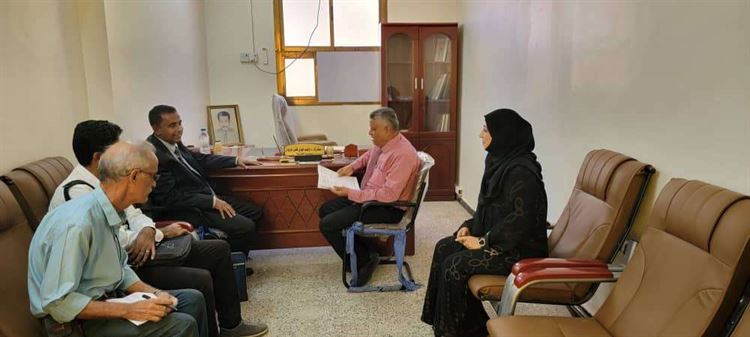 عميد كلية الإعلام يلتقي عميد كلية الآداب والعلوم الإنسانية بجامعة حضرموت