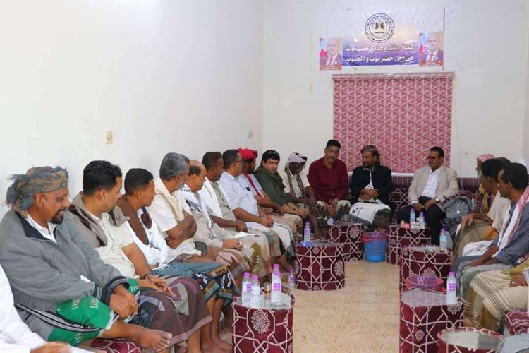 رئيس كتلة حلف وجامع حضرموت يلتقي مقادمة ووجهاء قبائل ثعين ونوّح ويعلنون تأييدهم لقرار محافظ حضرموت