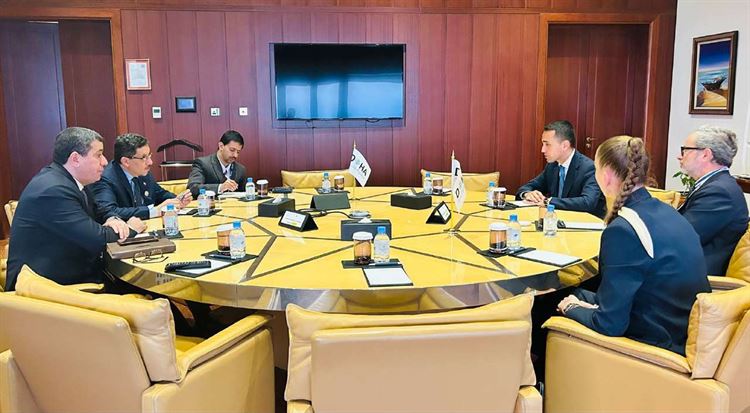 وزير الخارجية يستعرض مع ممثل الاتحاد الاوروبي لدول الخليج تطورات الأوضاع السياسية في اليمن