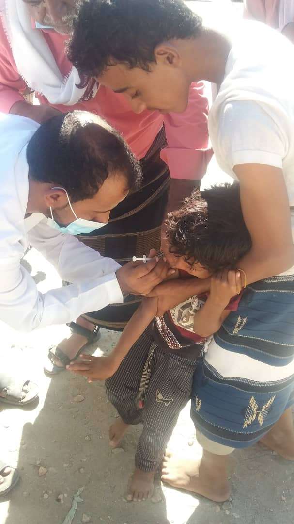 مدير الصحة في المحفد يقوم بزيارة لقرية السيل ويتفقد عددا" من الوحدات الصحية