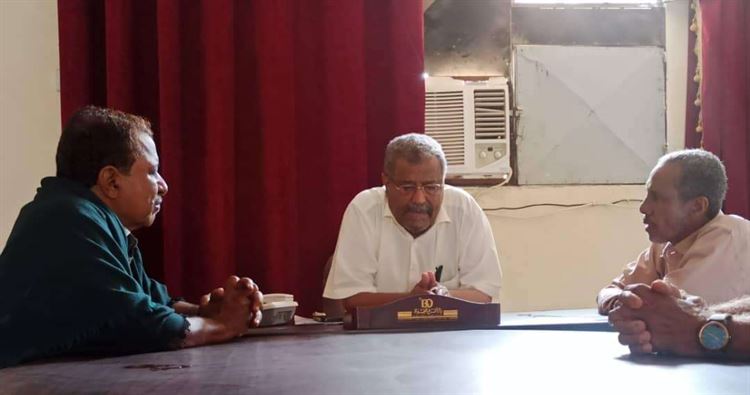 وكيل محافظة أبين ومدير عام الهيئة العامة للأراضي يناقشان استكمال مخطط أراضي أسر الشهداء والجرحى