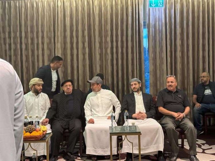 رئيس مجلس النواب يقدم واجب العزاء في وفاة وزير الاتصالات وتقنية المعلومات