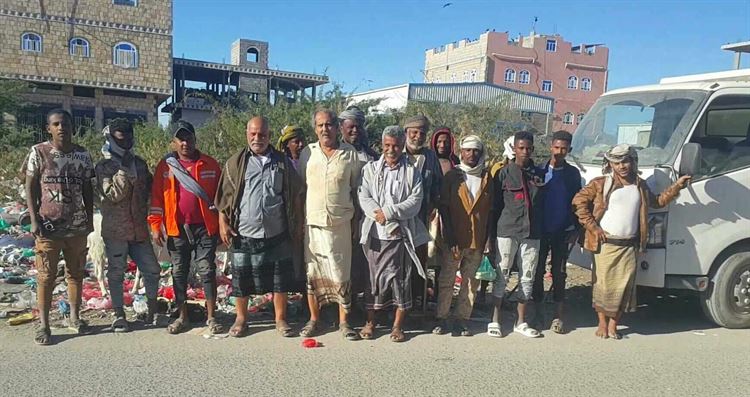 السلطة المحلية والانتقالي بلودر يدشنا حملة نظافة واسعة في المديرية