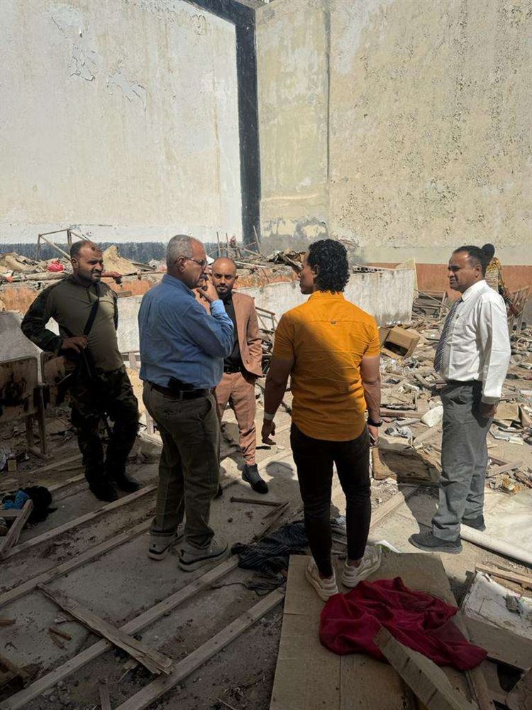 الجعدي وبن جرادي والسقاف يتفقدون الترتيبات للبدء بمشروع ترميم سينما أروى ونشاط جمعية عدن الخيرية
