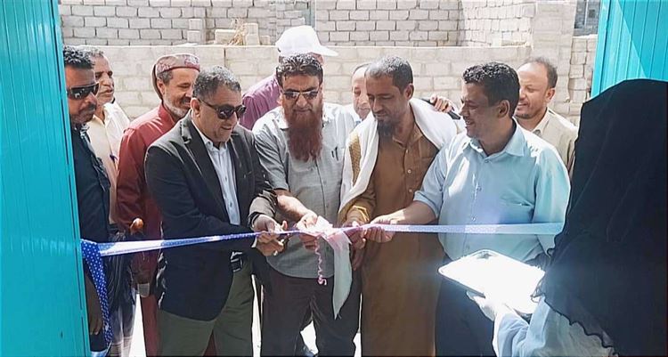 أمين عام محلي أبين يفتتح عدد من الوحدات الصحية بمديرية خنفر