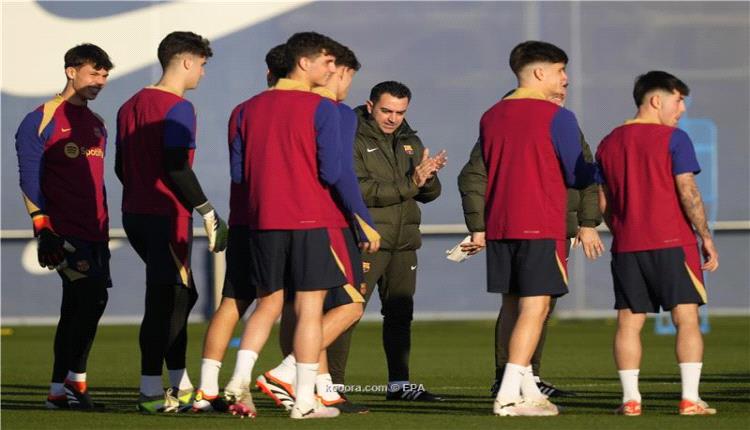 قائمة برشلونة الرسمية لموقعة نابولي
