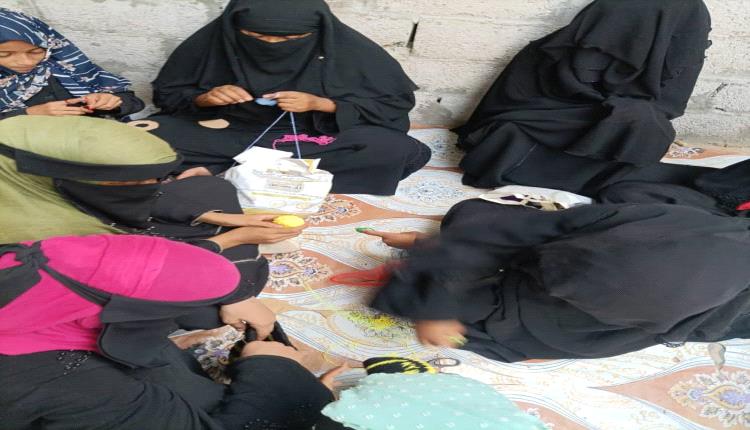 أبين.. جمعية حبيل البرق تواصل الدورة التدريبية في مهارة صناعة الصوف