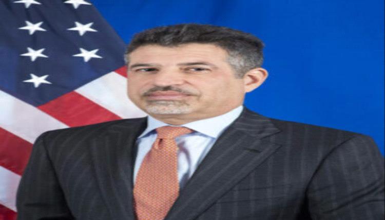 السفير الامريكي : تقف الولايات المتحدة إلى جانب الصحفيين الشجعان في اليمن
