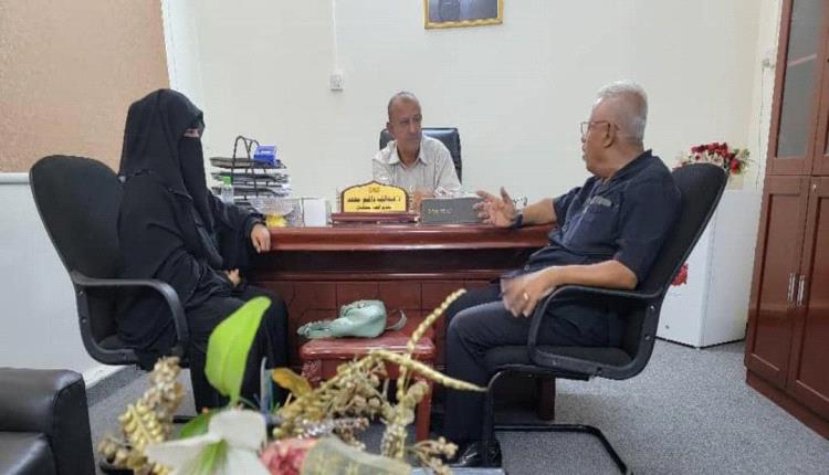 رئيسة جمعية الساحل التنموية بعمران تلتقي بمدير صندوق تنمية المهارات بالعاصمة عدن