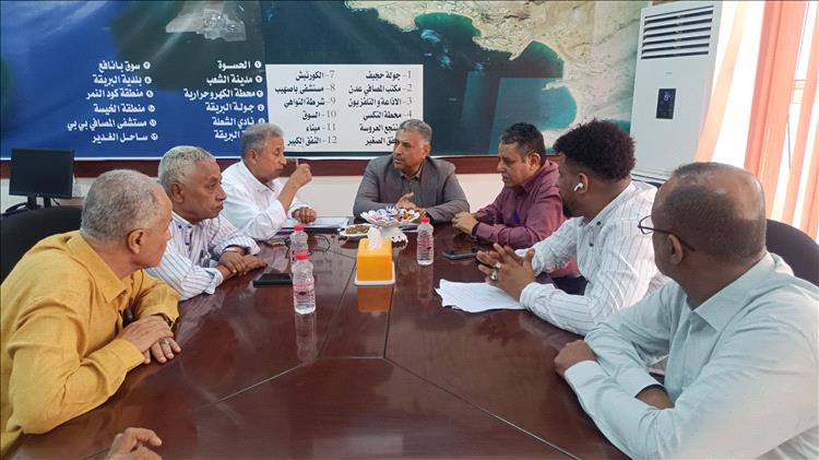 معاون يشيد بالجهود المتميزة لصندوق  نظافة عدن خلال شهر رمضان والإجازة العيدية