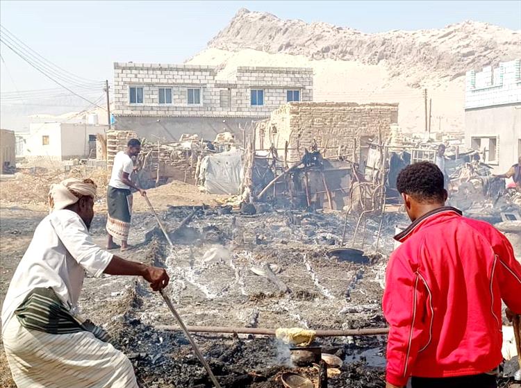 حريق يدمر منزلاً في ميفع