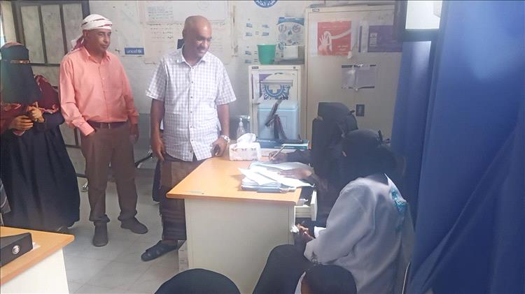 مدير عام زنجبار يشيد بمكتب الصحة ويصفه من أفضل مكاتب السلطة المحلية بالمديرية