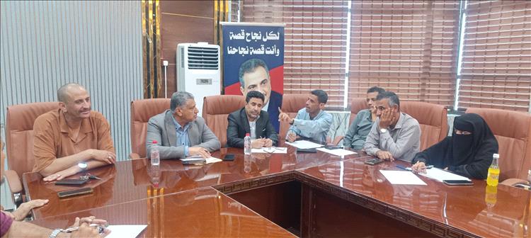 نائب محافظ عدن يترأس اجتماعا موسعا لمعالجة الإشكاليات الخدمية بمديرية خور مكسر