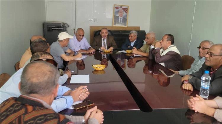 وكيل أول محافظة تعز يواصل زيارته الميدانية للمكاتب التنفيذية للاطلاع على سير العمل والانضباط الوظيفي
