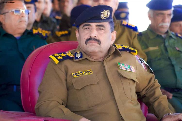 مدير عام شرطة شبوة يشيد بجهود ويقظة رجال الأمن بمديرية عسيلان في كشف ملابسات مقتل الشاب الأحمري