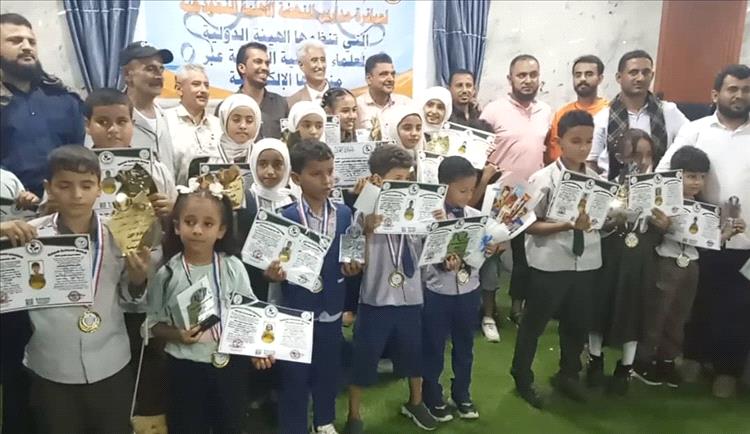 مدارس النهضة الأهلية بأبين تحتفل بعباقرتها الأوائل عالمياً في مسابقة الحساب الذهني بفرنسا