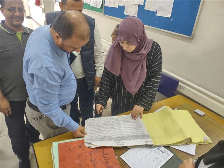 تعز: مدير مكتب صحة صالة يتفقد مراكز الرصد الوبائي ويُوجه بتعزيز الخدمات في المناطق المتضررة
