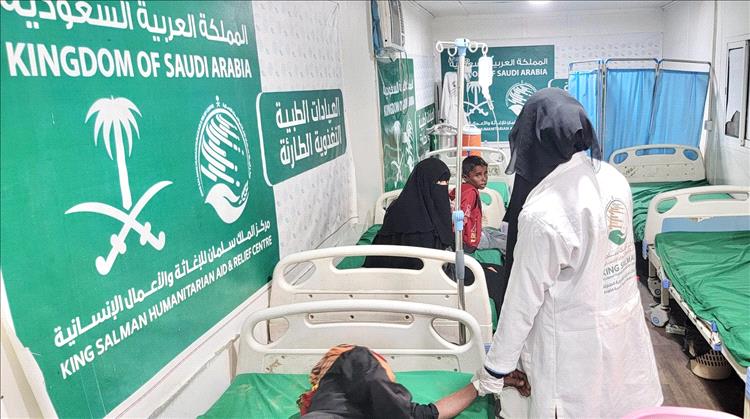 العيادات الطبية التغذوية المتنقلة لمركز الملك سلمان للإغاثة في مديرية الخوخة تقدم خدماتها العلاجية لـ 13.998 مستفيدًا خلال شهر فبراير