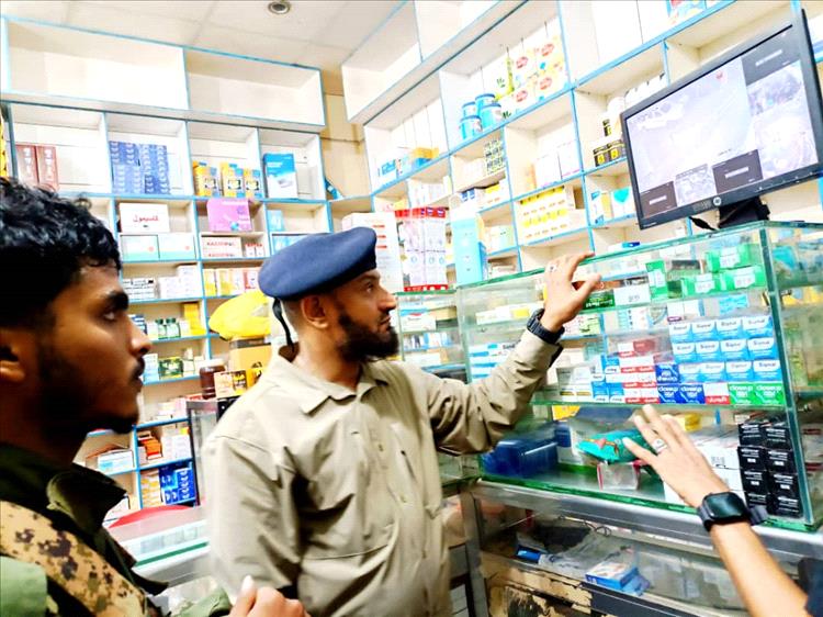 أمن لحج ينفذ حملة ميدانية لحث المحلات التجارية على تركيب كاميرات مراقبة