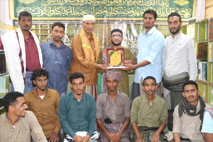 منتدى أحور يختتم رحلته في المكلا بزيارة السيد هاشم الحامد