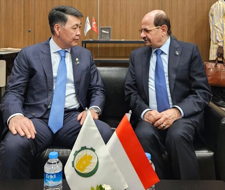 وزير الخارجية يلتقي المدير العام للمنظمة الإسلامية للأمن الغذائي