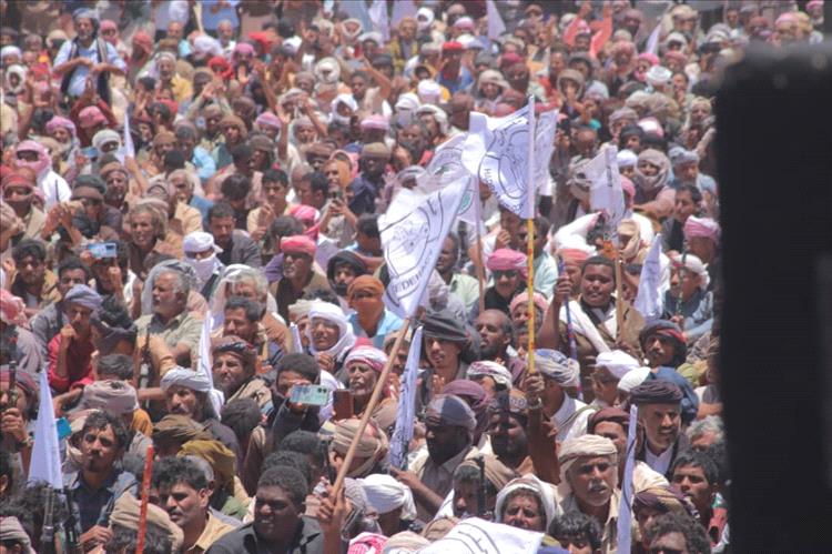 عاجل : حلف قبائل حضرموت يعلن تمسكه بالحكم الذاتي ويدعو لتدخل إقليمي ودولي لتنفيذ مطالبه