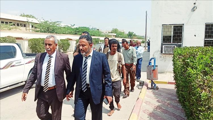 رئيس انتقالي أبين خلال زيارته للجامعة يشيد بالمستوى العلمي والتطورات الأكاديمية