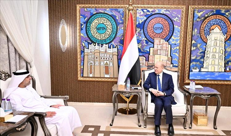 رئيس مجلس القيادة يستقبل سفير دولة الامارات العربية المتحدة