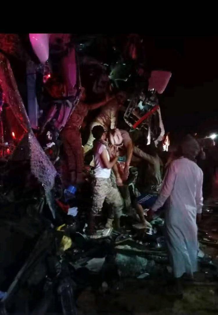 سقوط قتلى وجرحى بحادث مروري بين حافلتين نقل جماعي في العبر