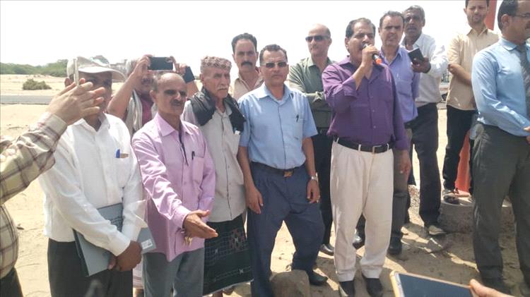 وقفة احتجاجية لأكاديميي الجامعات في عدن للمطالبة بالكرامة وإنقاذ التعليم