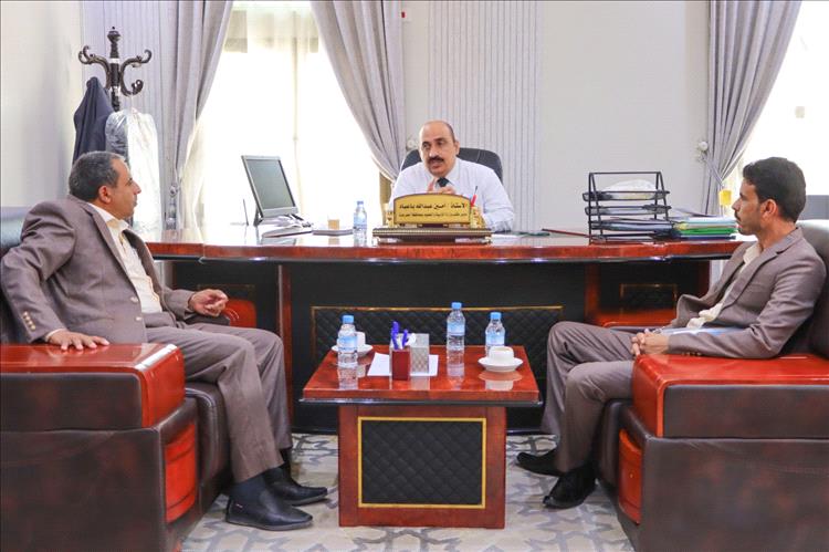 مدير تربية ساحل حضرموت يلتقي وفد إدارة مجمّع المتفوقين التعليمي بمحافظة مأرب