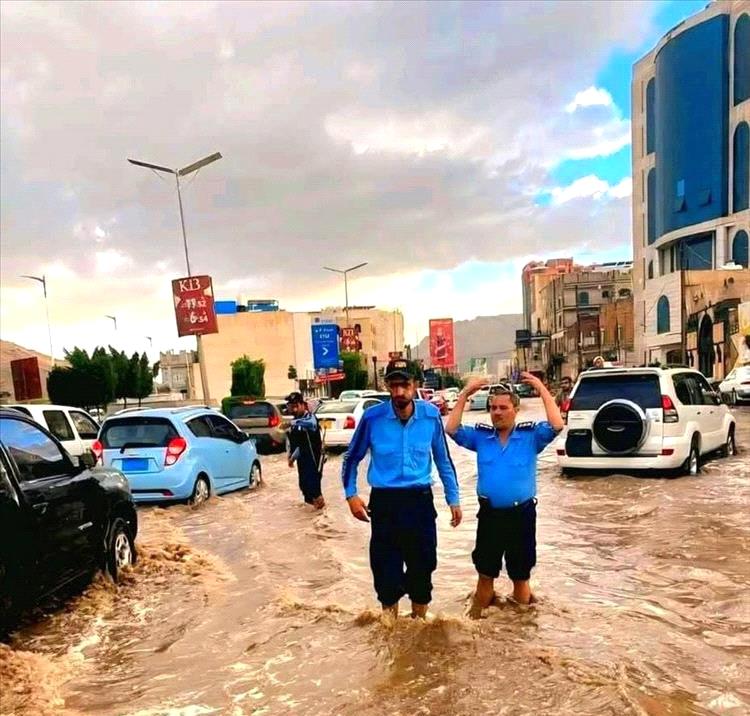 الأمطار الغزيرة تُغرق ضواحي صنعاء