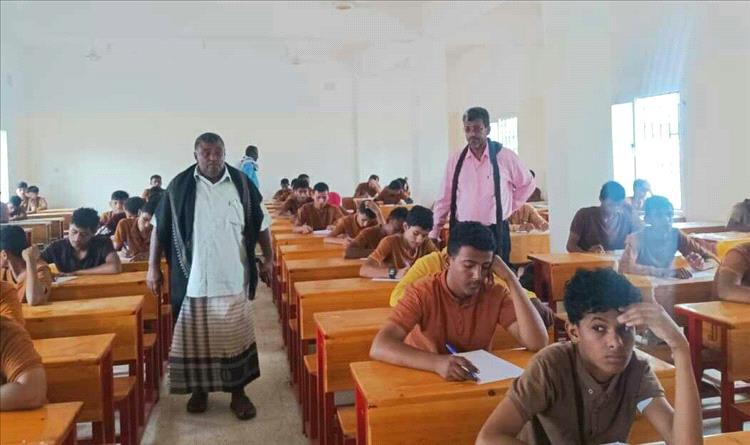 تدشين الامتحانات النهائية في ثانوية الفقيد بالليل شيخ الرهوي باتيس (بنين)