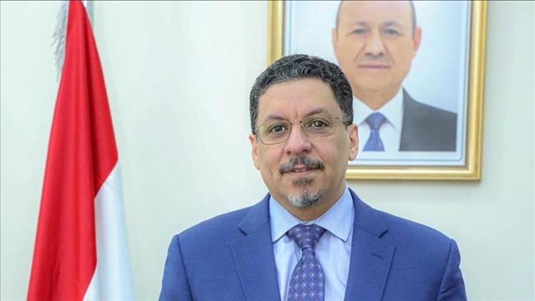 رئيس الوزراء يوجه بتدشين الرحلات الجوية عبر مطار المخا الدولي بشكل عاجل