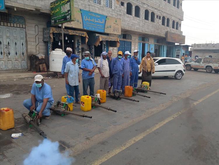 بتوجيهات اللواء تركي.. الجبلي والسقاف يدشنان حملة الرش الضبابي في مديرية الحوطة