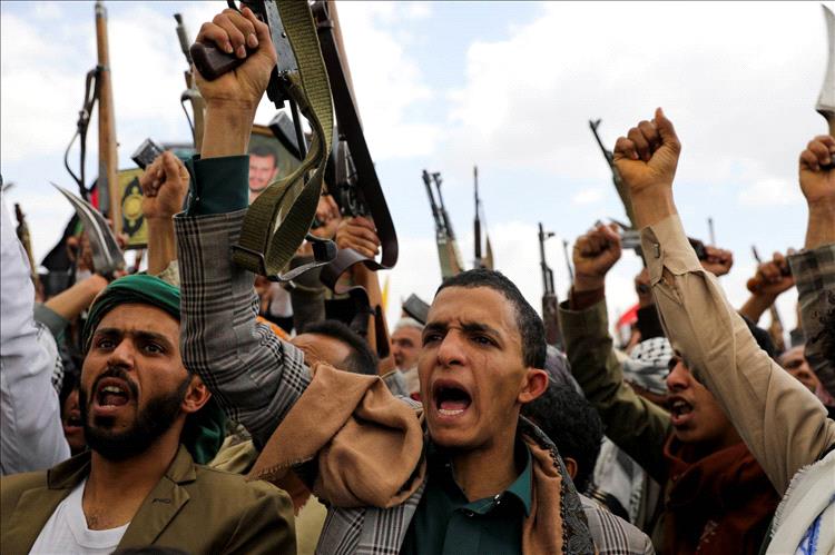 الحوثيون يعترفون بمقتل وإصابة 36 شخصاً إثر ضربات أميركية