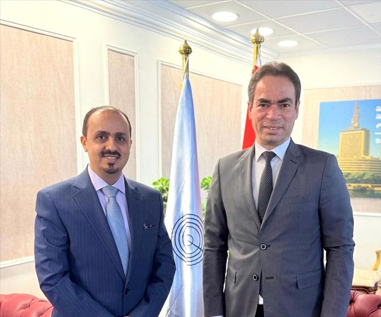 الإرياني يلتقي برئيس الهيئة الوطنية للإعلام ويشيد بدور الإعلام المصري في دعم الشرعية