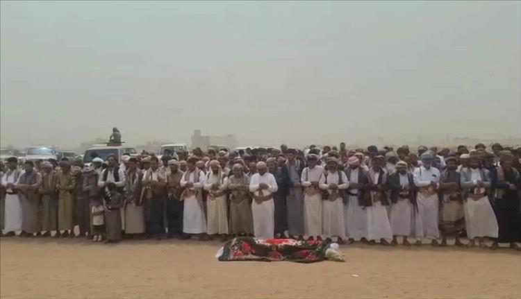 تشييع جثمان الحدث المغدور أحمد الضبياني في مأرب بعد تنفيذ حكم الإعدام بحق الجناة